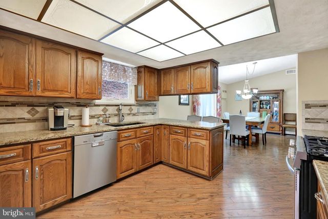 5 PARK RD, Reading, PA 19609