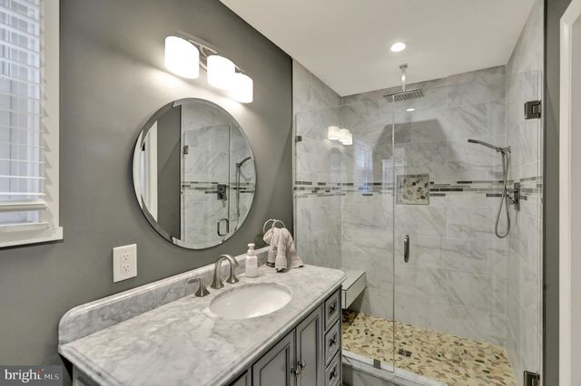 5 PARK RD, Reading, PA 19609