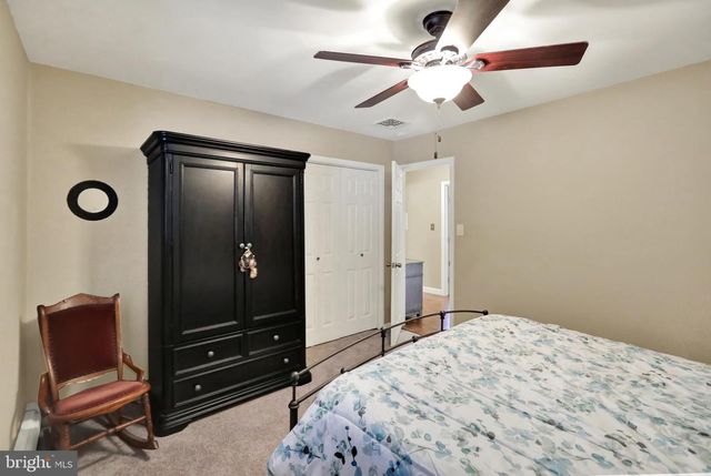 5 PARK RD, Reading, PA 19609