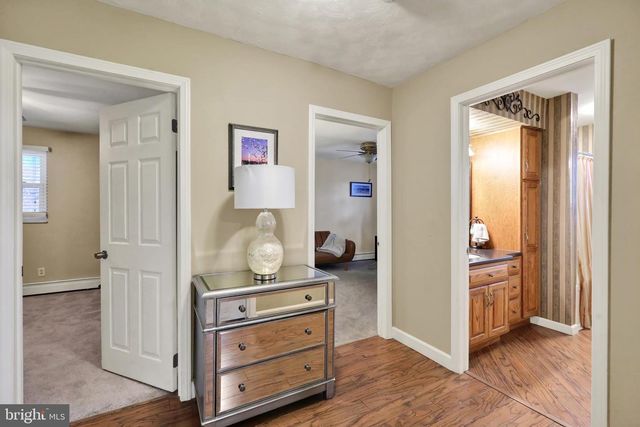 5 PARK RD, Reading, PA 19609