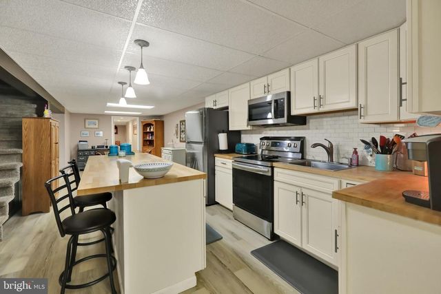 5 PARK RD, Reading, PA 19609