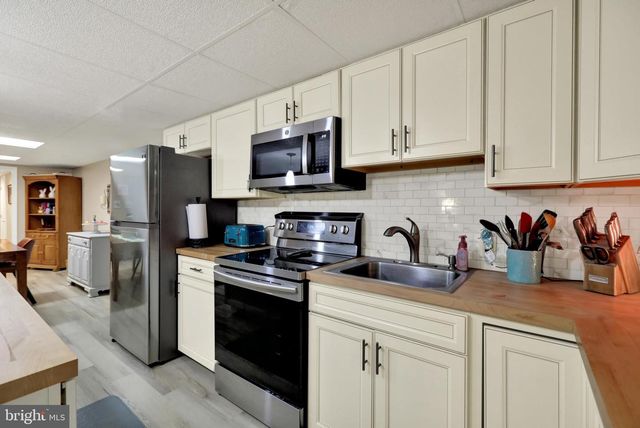 5 PARK RD, Reading, PA 19609