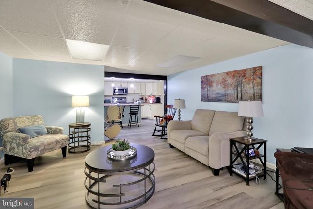 5 PARK RD, Reading, PA 19609