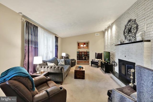 5 PARK RD, Reading, PA 19609