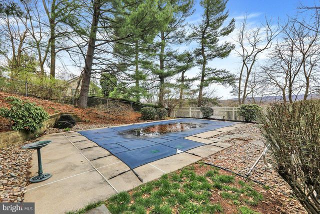 5 PARK RD, Reading, PA 19609