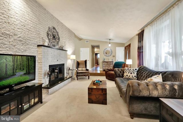 5 PARK RD, Reading, PA 19609