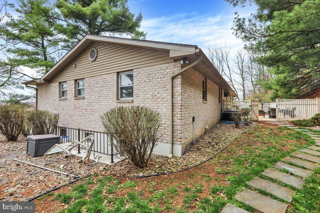 5 PARK RD, Reading, PA 19609