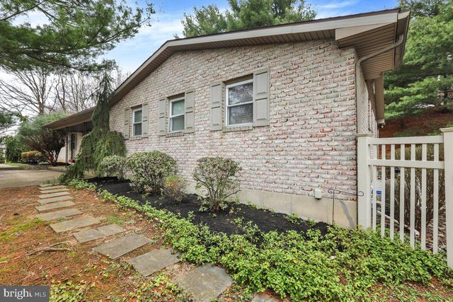 5 PARK RD, Reading, PA 19609