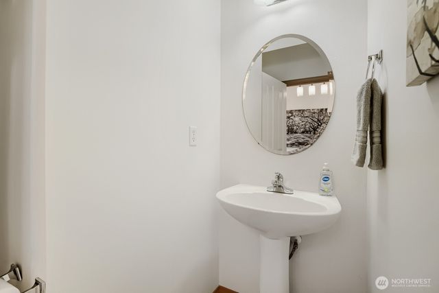 6512 Radiance Boulevard E, Fife, WA 98424