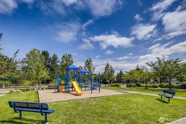 6512 Radiance Boulevard E, Fife, WA 98424