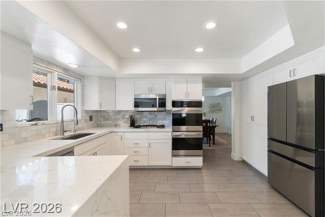 2233 Versailles Court, Henderson, NV 89074