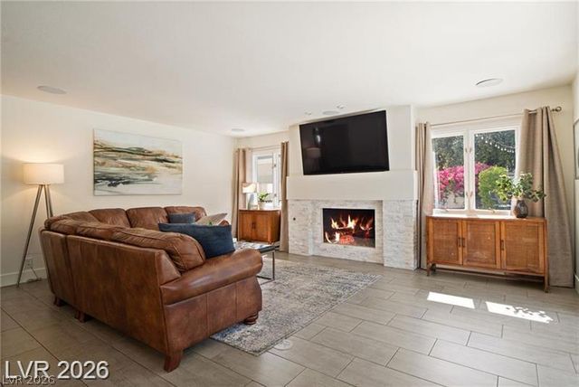 2233 Versailles Court, Henderson, NV 89074
