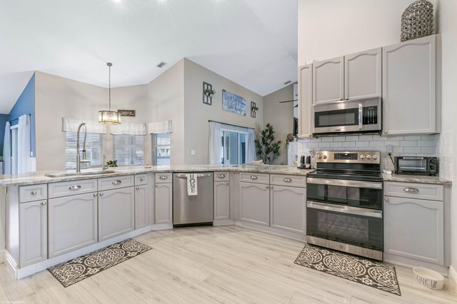 17290 33rd Road N, The Acreage, FL 33470