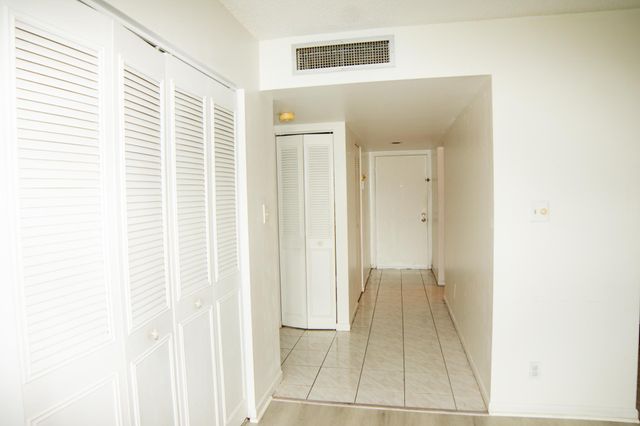 3301 NW 47th Terrace Unit 403, Lauderdale Lakes, FL 33319