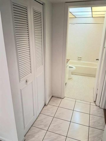 3301 NW 47th Terrace Unit 403, Lauderdale Lakes, FL 33319