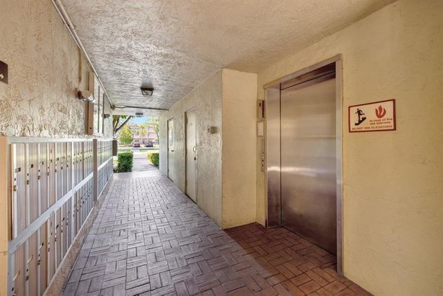 3301 NW 47th Terrace Unit 403, Lauderdale Lakes, FL 33319