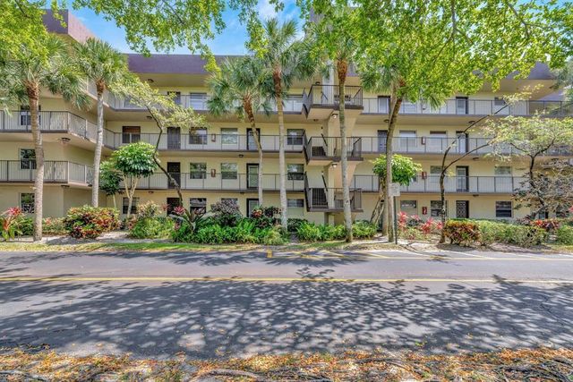 3301 NW 47th Terrace Unit 403, Lauderdale Lakes, FL 33319