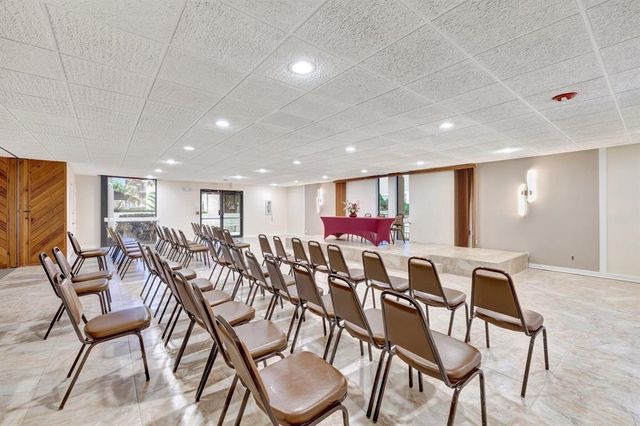 3301 NW 47th Terrace Unit 403, Lauderdale Lakes, FL 33319