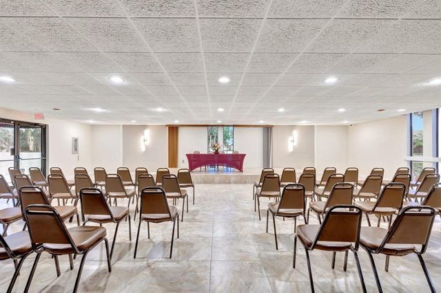 3301 NW 47th Terrace Unit 403, Lauderdale Lakes, FL 33319