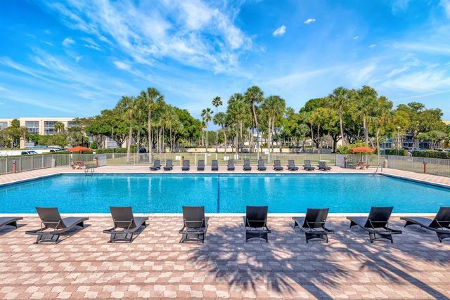 3301 NW 47th Terrace Unit 403, Lauderdale Lakes, FL 33319