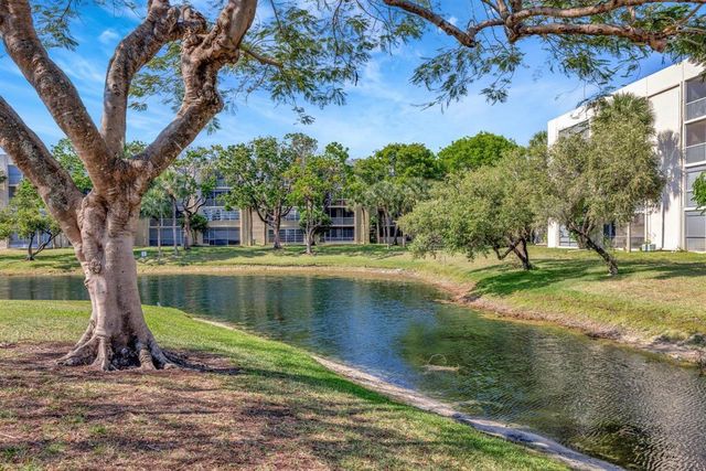 3301 NW 47th Terrace Unit 403, Lauderdale Lakes, FL 33319