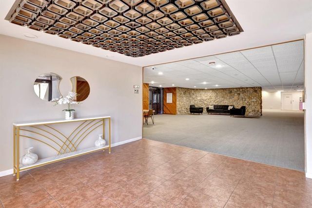 3301 NW 47th Terrace Unit 403, Lauderdale Lakes, FL 33319