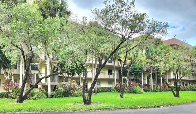 3301 NW 47th Terrace Unit 403, Lauderdale Lakes, FL 33319