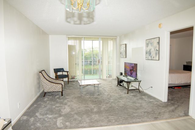 3301 NW 47th Terrace Unit 403, Lauderdale Lakes, FL 33319