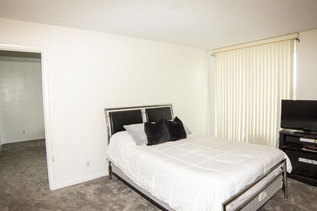 3301 NW 47th Terrace Unit 403, Lauderdale Lakes, FL 33319