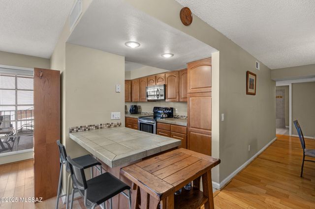 6471 N Tierra de las Catalinas Apt 71, Tucson, AZ 85718