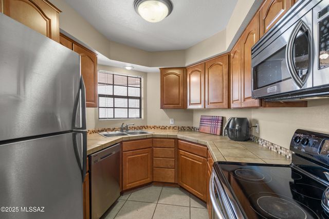 6471 N Tierra de las Catalinas Apt 71, Tucson, AZ 85718