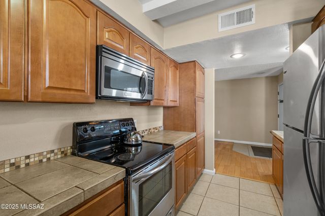 6471 N Tierra de las Catalinas Apt 71, Tucson, AZ 85718