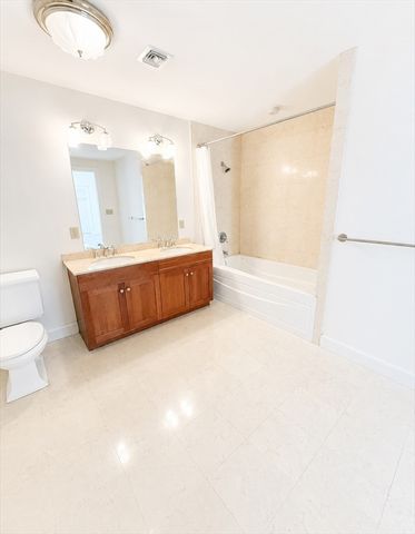10 Vernon 305, Brookline, MA 02446