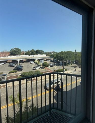 10 Vernon 305, Brookline, MA 02446