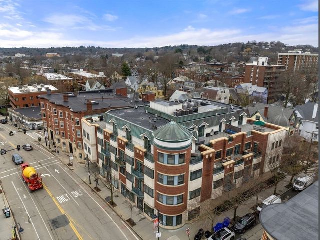 10 Vernon 305, Brookline, MA 02446