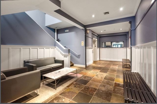 10 Vernon 305, Brookline, MA 02446