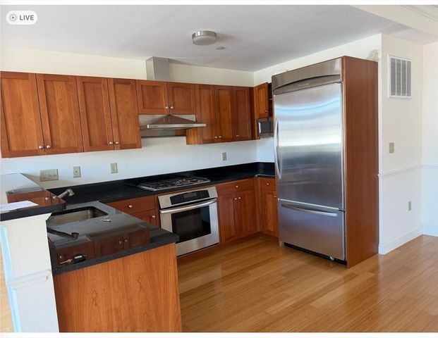 10 Vernon 305, Brookline, MA 02446