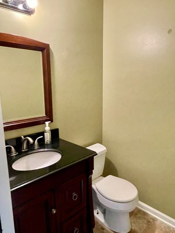 1073 Crane Ct, Kingston Springs, TN 37082