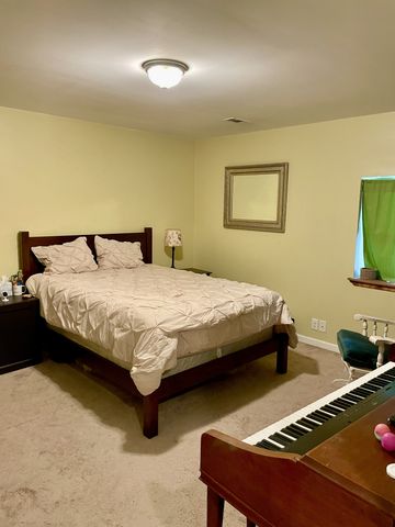 1073 Crane Ct, Kingston Springs, TN 37082