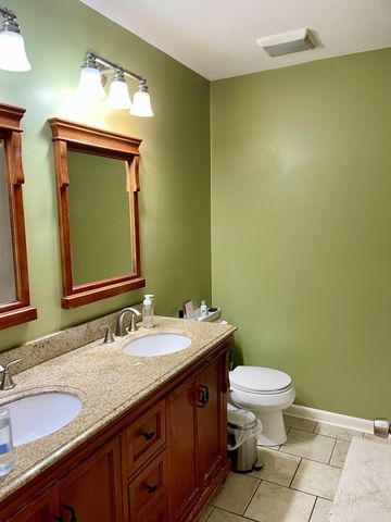 1073 Crane Ct, Kingston Springs, TN 37082