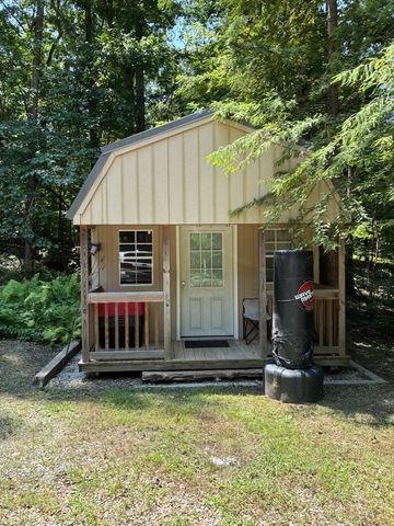 1073 Crane Ct, Kingston Springs, TN 37082