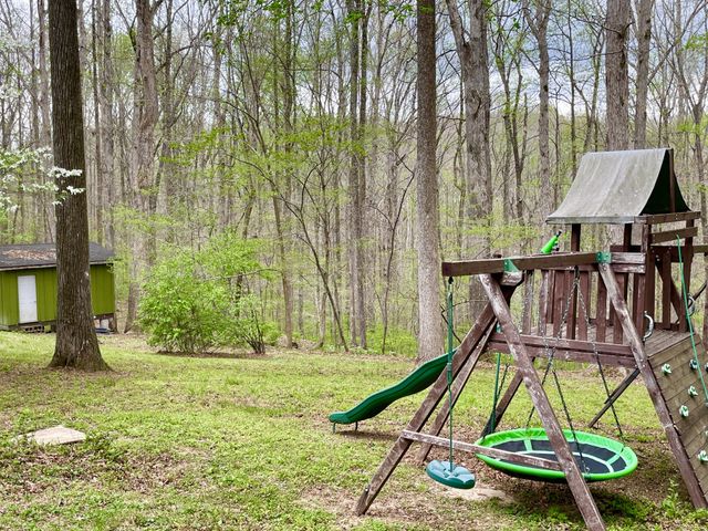 1073 Crane Ct, Kingston Springs, TN 37082