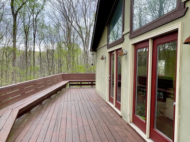 1073 Crane Ct, Kingston Springs, TN 37082