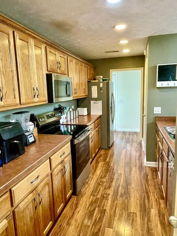 1073 Crane Ct, Kingston Springs, TN 37082