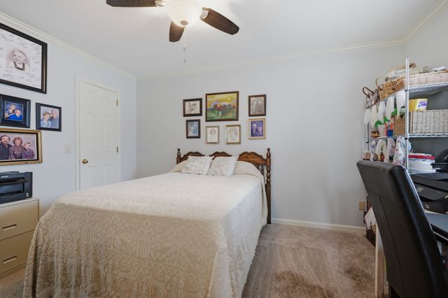 204 Village Cir, W, Dickson, TN 37055