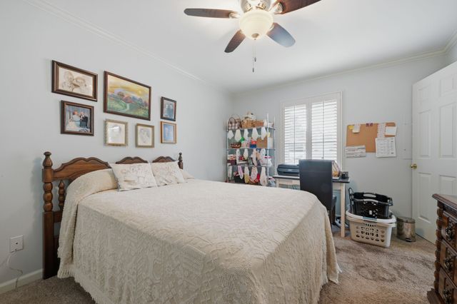 204 Village Cir, W, Dickson, TN 37055