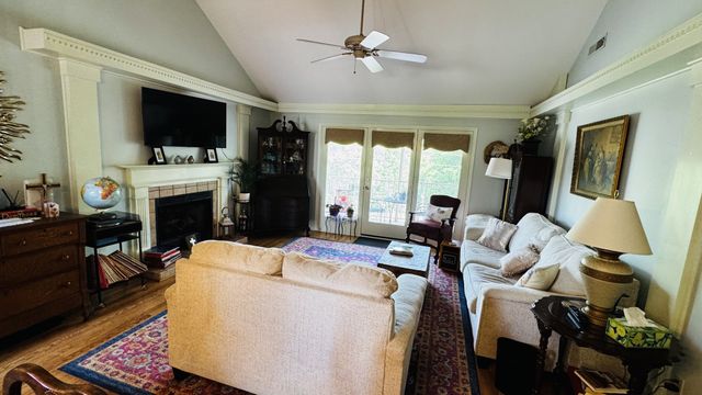204 Village Cir, W, Dickson, TN 37055