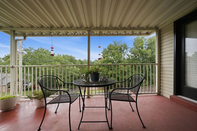 204 Village Cir, W, Dickson, TN 37055