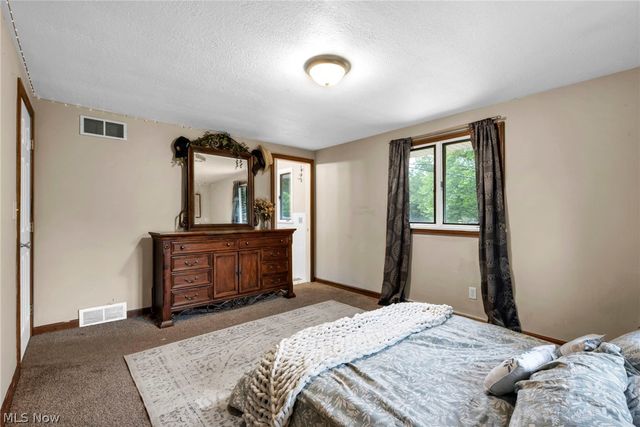 4841 Glenennis Circle NW, Canton, OH 44708