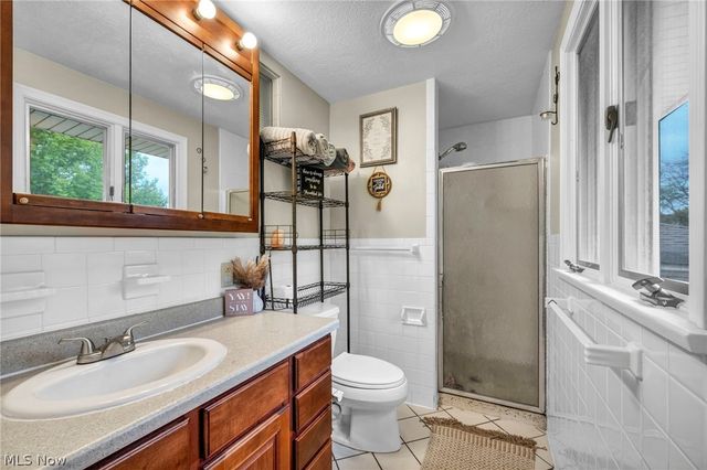 4841 Glenennis Circle NW, Canton, OH 44708